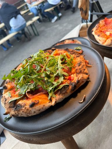 Parma&Rucola Frisch serviert.